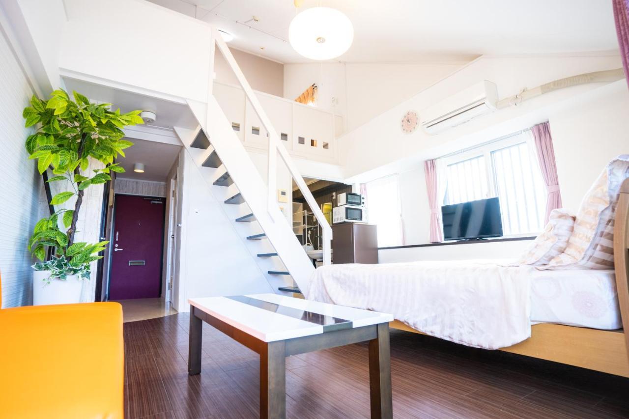 スマイルハイツ Apartamento Naha Exterior foto