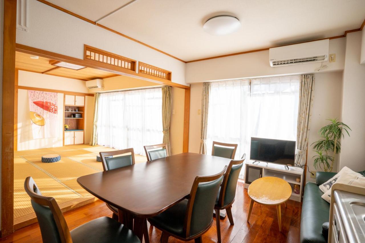 スマイルハイツ Apartamento Naha Exterior foto