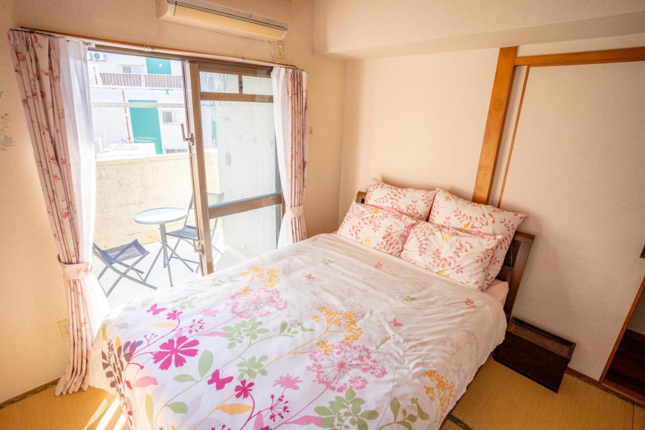 スマイルハイツ Apartamento Naha Exterior foto