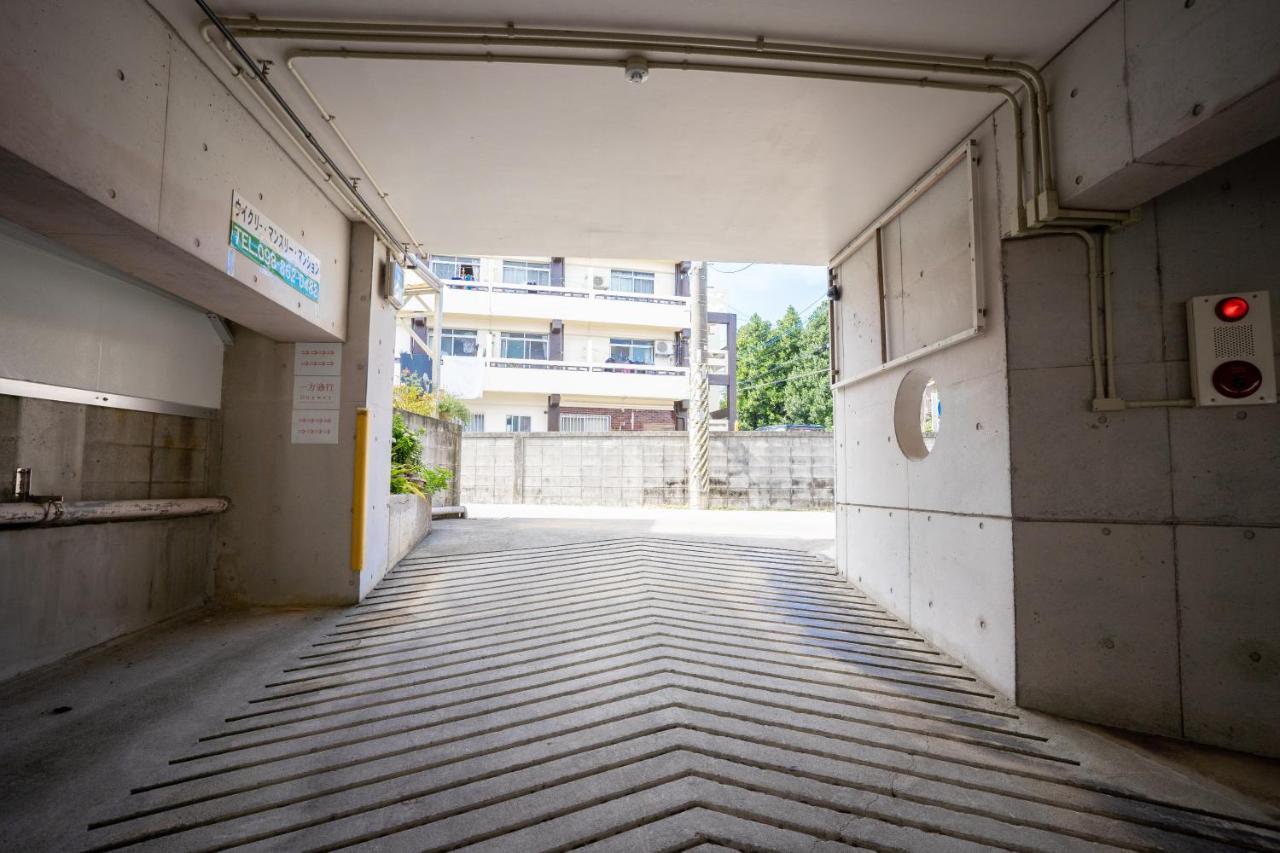 スマイルハイツ Apartamento Naha Exterior foto